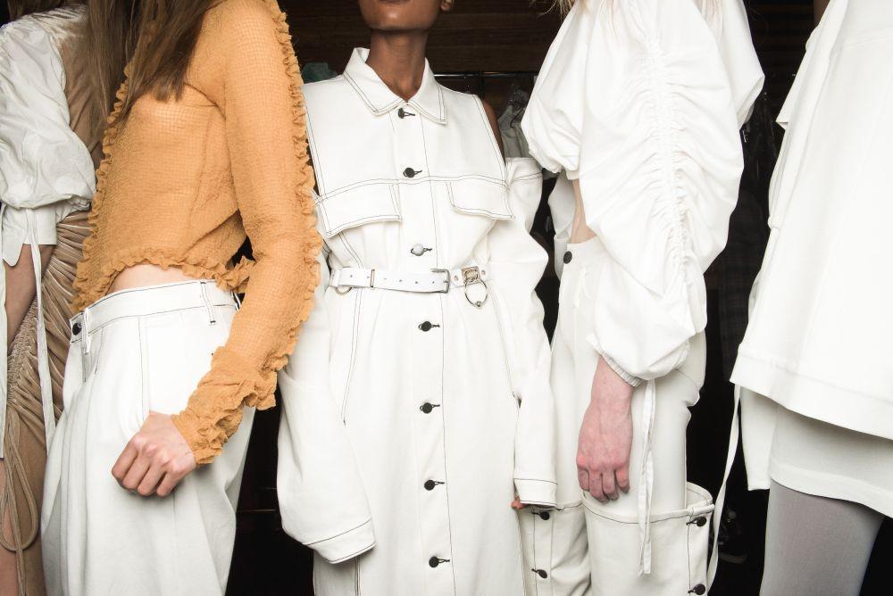 5 Produk Fashion Ini Bakal Jadi Tren Tahun 2020, Let's Get Nude!