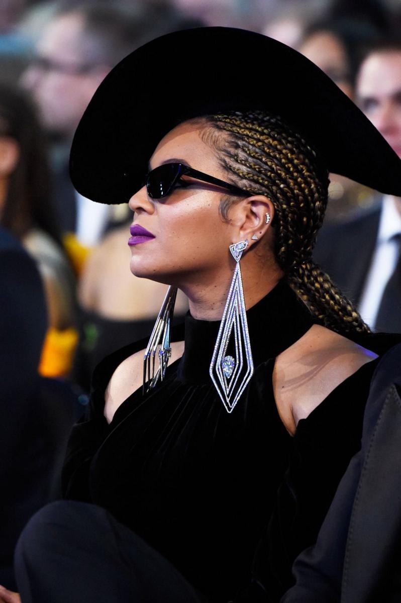 harpersbazaar.com