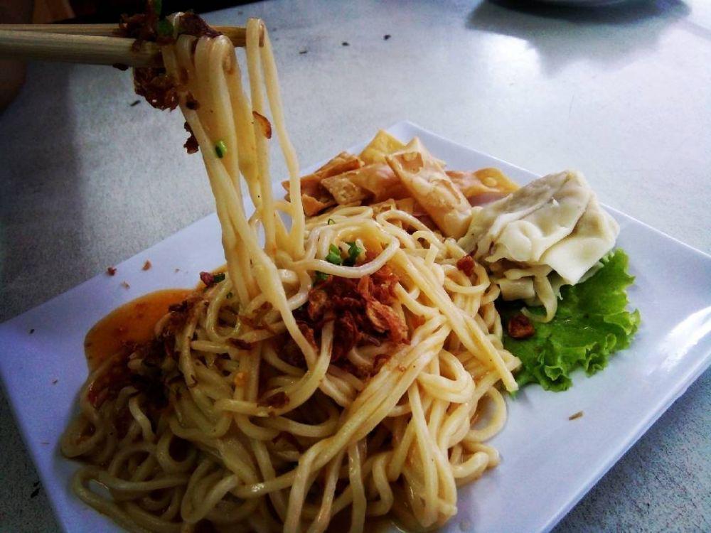 instagram.com/sapoetripoetri
