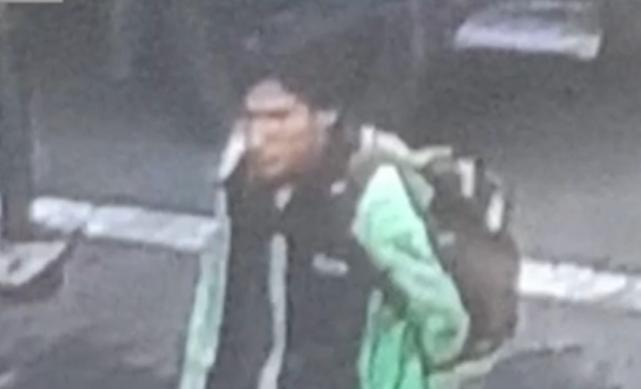 Terduga pelaku bom bunuh diri di Mapolrestabes Medan terekam CCTV. YouTube/KompasTV