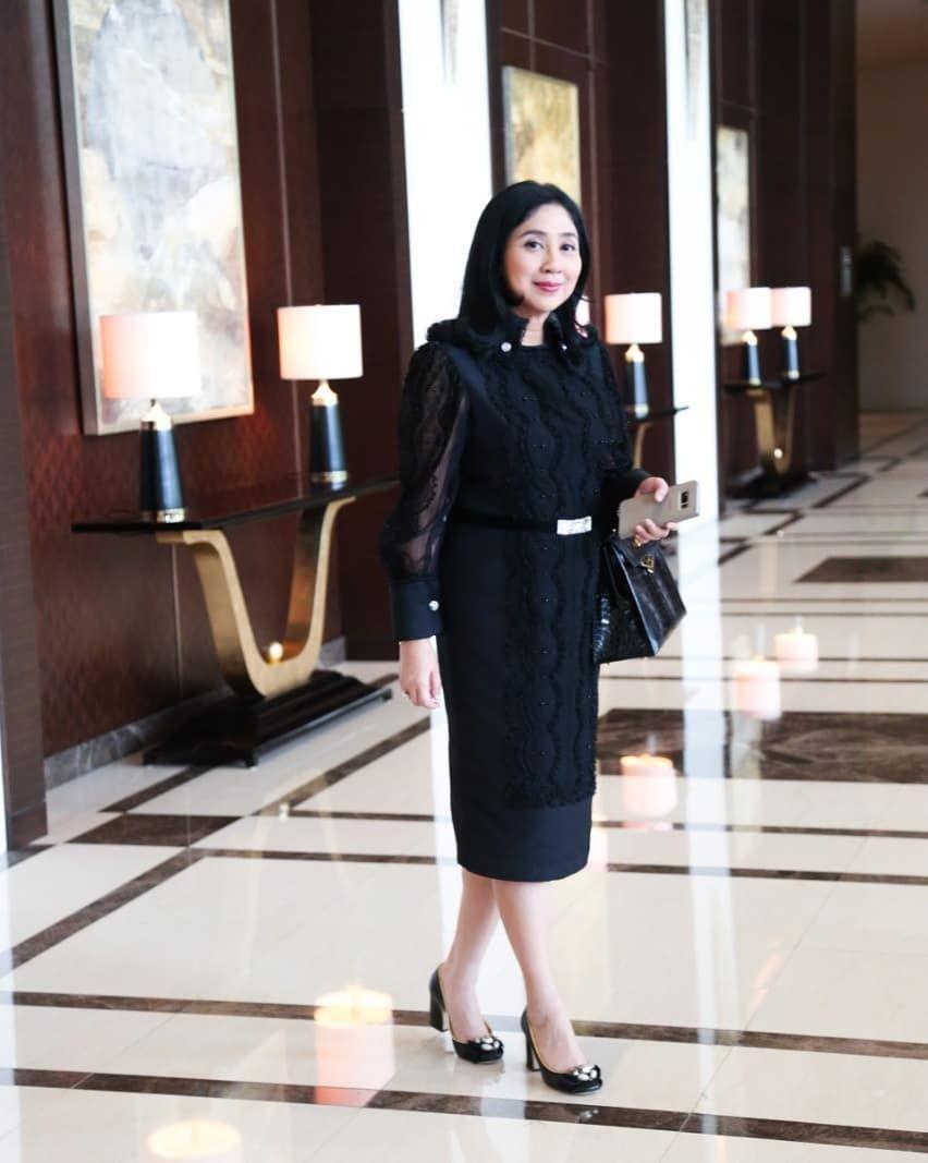 instagram.com/anita_chairultanjung