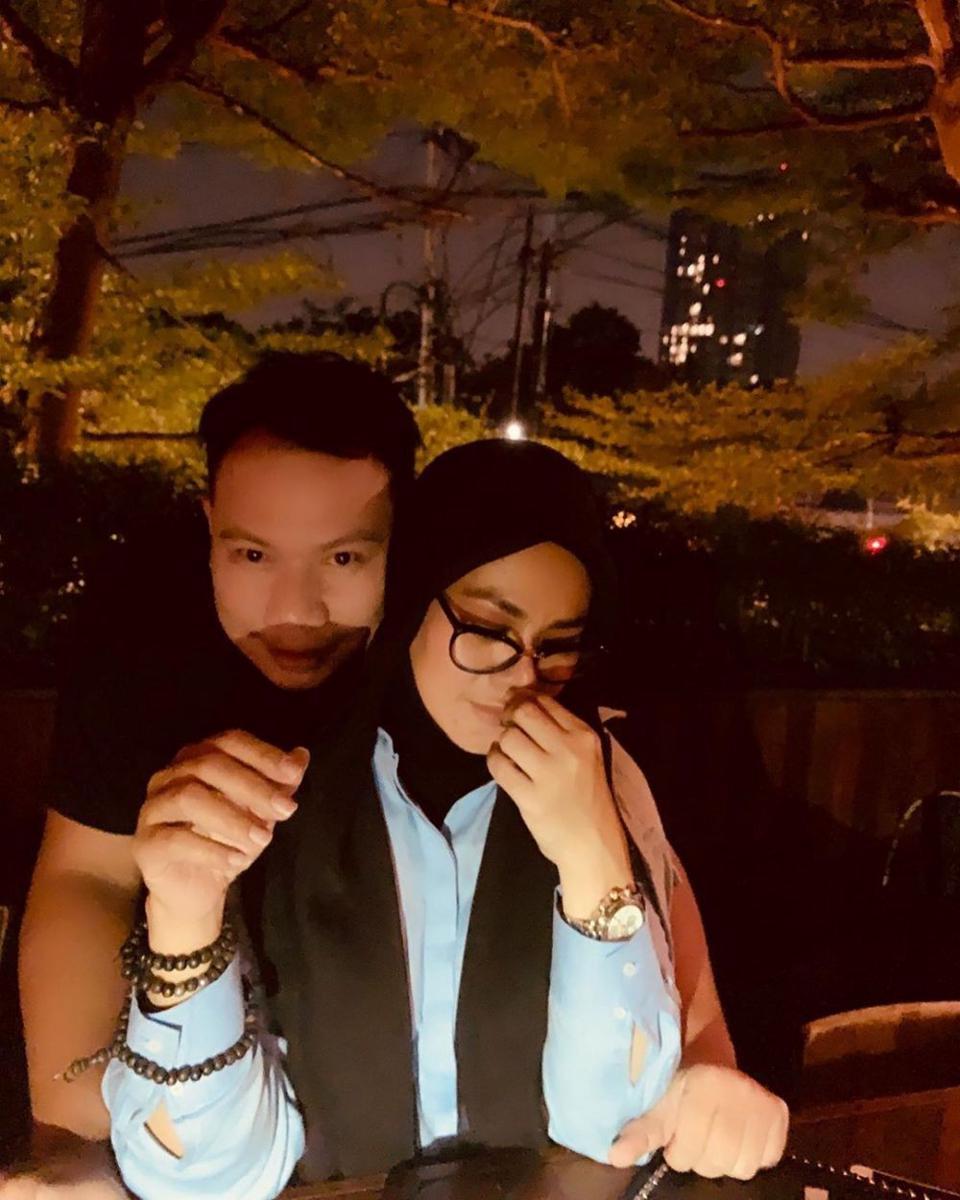 Dikabarkan Dekat Vicky Prasetyo, 10 Pesona Sarita Ibunda Shafa Harris