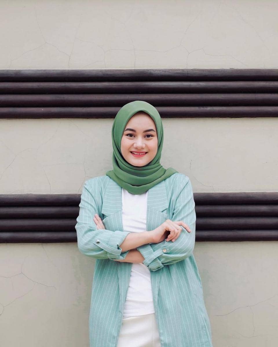 Baru 23 Tahun, 8 Perjalanan Karier Dinda Hauw yang Menginspirasi