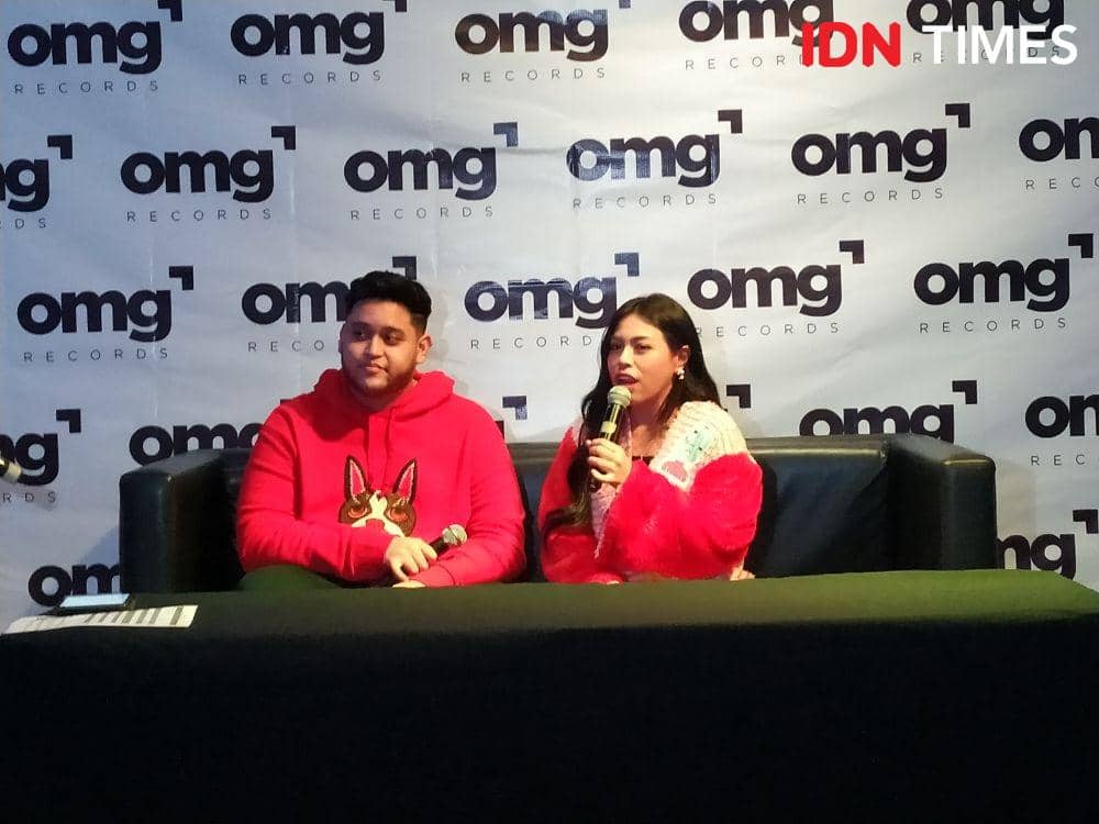 Solois Kamaséan (kanan) dalam launching single "One Thing", di Jakarta, pada 14 November 2019. IDN Times/Nadia Umara