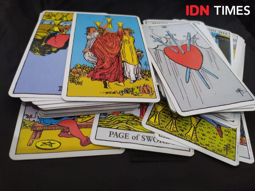 Ramalan Kekinian, Mengungkap Makna di Balik Kartu Tarot