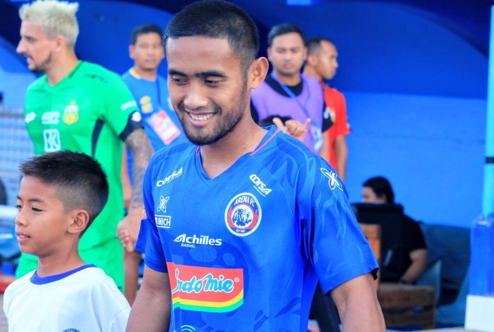 Agil Munawar berpeluang kembali merumput lantaran Alfin Tuassalmony kemungkinan absen karena akumulasi kartu. IDN Times/ Alfi Ramadana