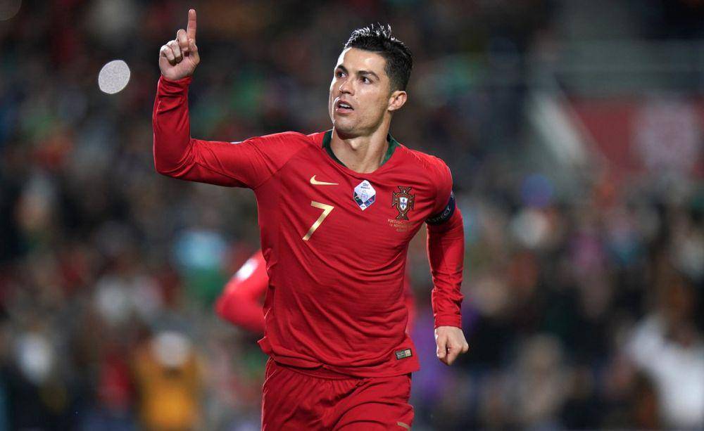 twitter.com/UEFAEURO