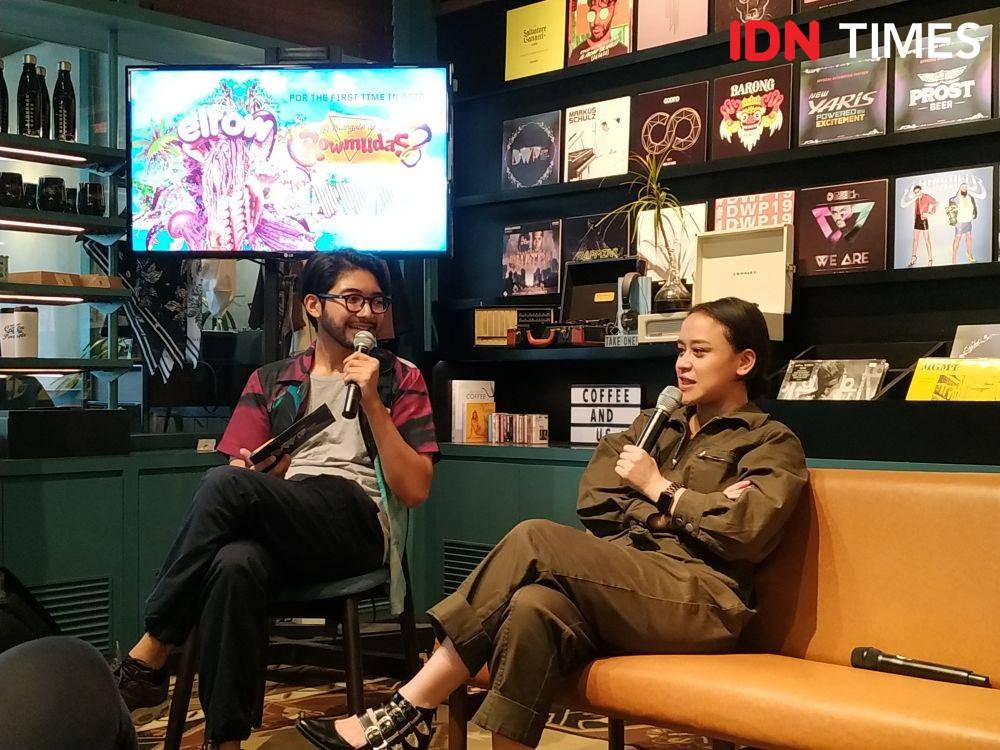 (ki-ka) Kevin Wiyarnanda sebagai MC dan Sarah Deshita selaku Brand Manager Ismaya Live dalam Press Conference DWP 2019 di Jakarta. 15 November 2019. IDN Times/Nadia Umara