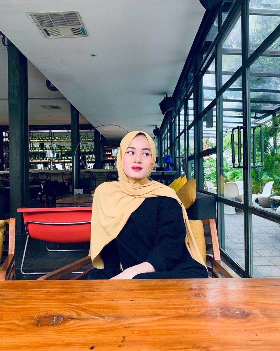 instagram.com/dindahw