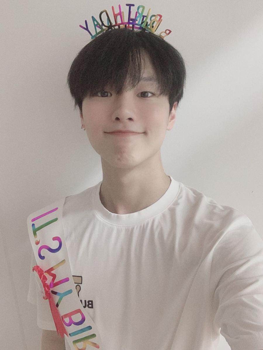 10 Foto Cho Seungyoun X1 Ini Sukses Bikin Halu!
