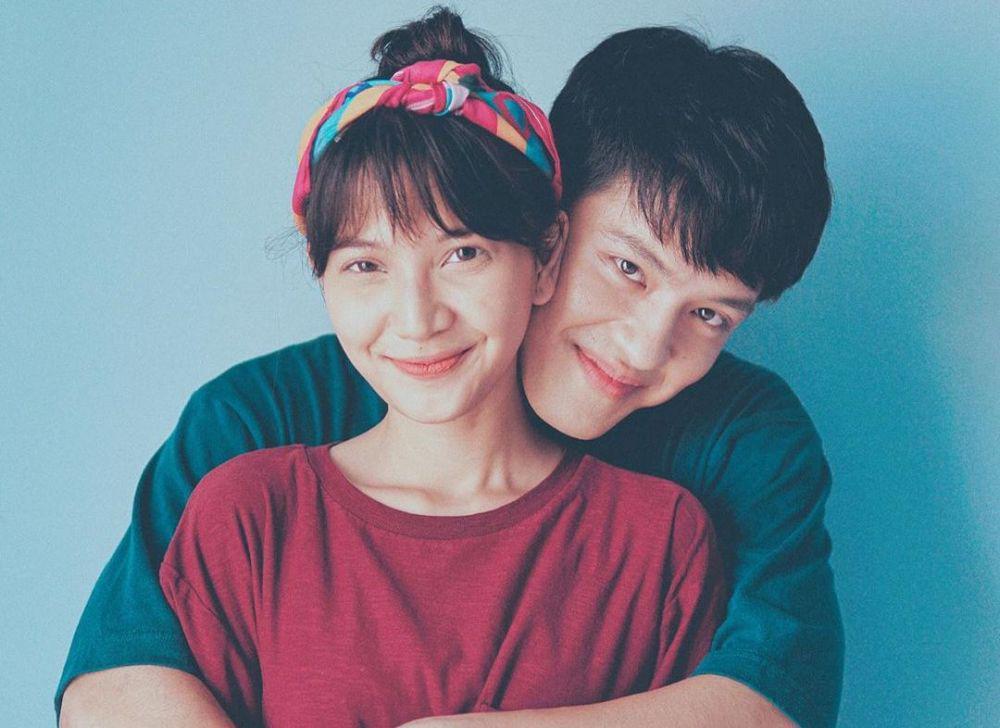 10 Potret Morgan Oey dan Para 'Kekasih' di Film Romantis