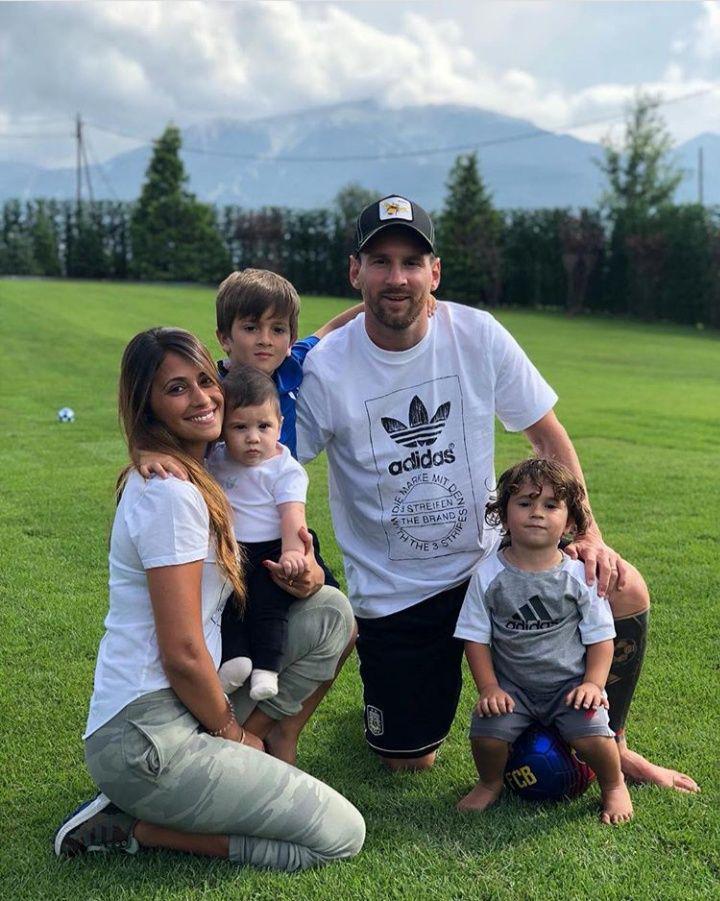 10 Potret Kebahagiaan Lionel Messi Bersama Keluarga Tercinta