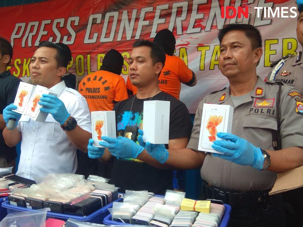 industri HP ilegal (IDN Times/Candra Irawan)