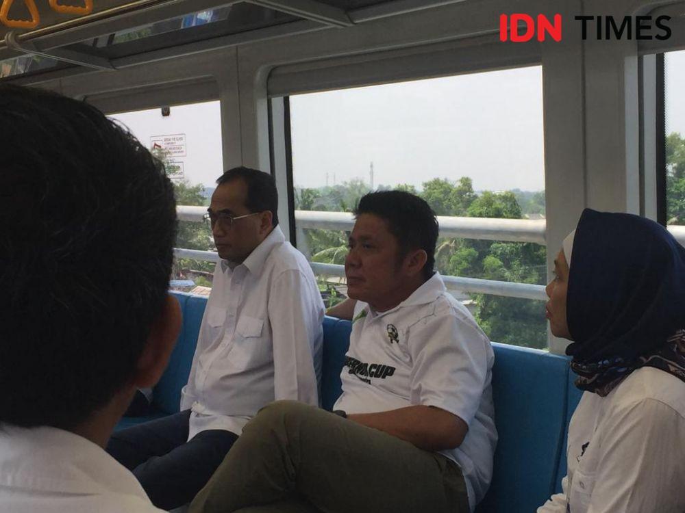 Gubernur Sumsel Herman Deru dan Menteri Perhubungan Budi Karya Sumadi meninjau LRT Palembang
