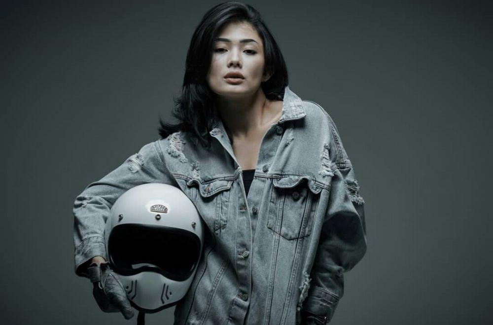 Jadi Anak Motor, 10 Potret Nabila Putri Saat Mengendarai Motor