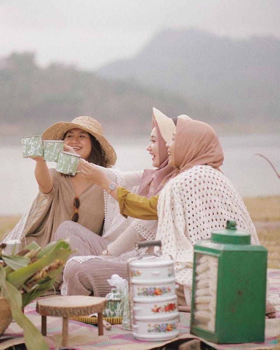 instagram.com/dian pelangi