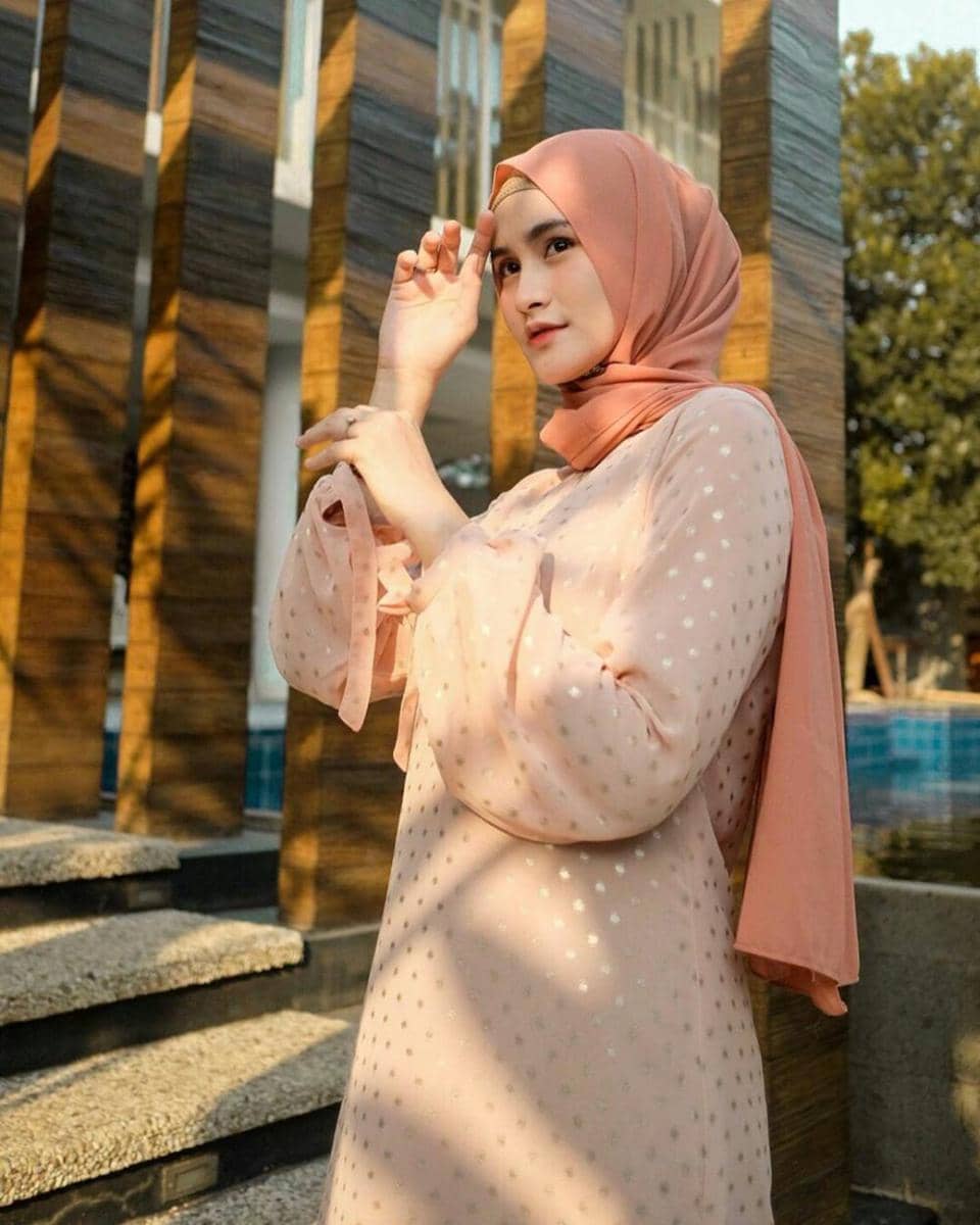 instagram.com/iselfricella