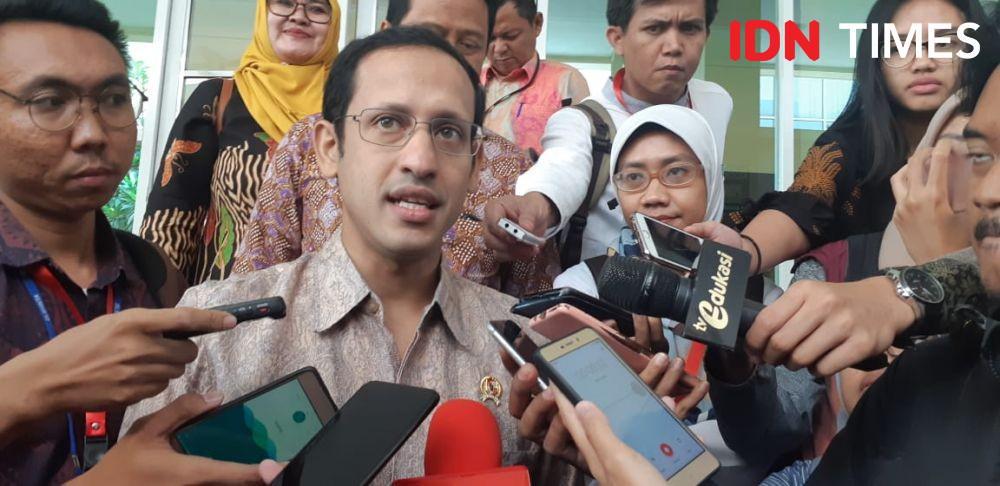Menteri Pendidikan dan Kebudayaan Nadiem Anwar Makarim saat ditemui usai penyerahan Apresiasi Bunda PAUD Nasional pada Senin (18/11) mengaku salut dengan Bunda PAUD (IDN Times/Margith Juita Damanik)