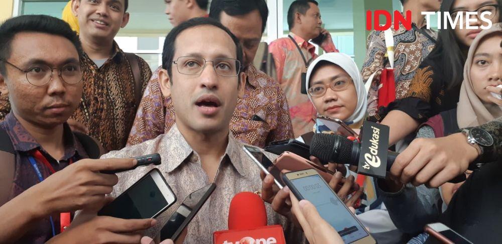 Menteri Pendidikan dan Kebudayaan Nadiem Anwar Makarim saat ditemui usai penyerahan Apresiasi Bunda PAUD Nasional pada Senin (18/11) mengaku salut dengan Bunda PAUD (IDN Times/Margith Juita Damanik)