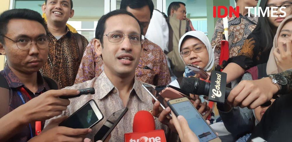 Menteri Pendidikan dan Kebudayaan Nadiem Anwar Makarim saat ditemui usai penyerahan Apresiasi Bunda PAUD Nasional pada Senin (18/11) mengaku salut dengan Bunda PAUD (IDN Times/Margith Juita Damanik)