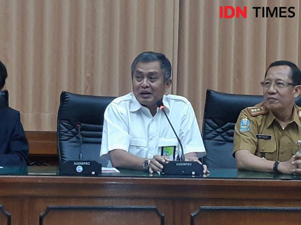 GM Marketing Operation Region V Pertamina Werry Prayogi saat konferensi pers di Kantor Gubernur Jatim, Senin (18/11). IDN Times/Ardiansyah Fajar