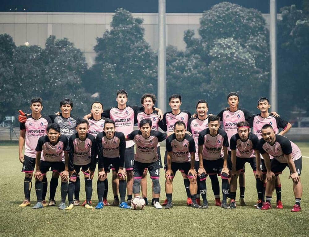 10 Potret Artis Indonesia Bermain Sepak Bola, Bergabung di Klub JKT 69