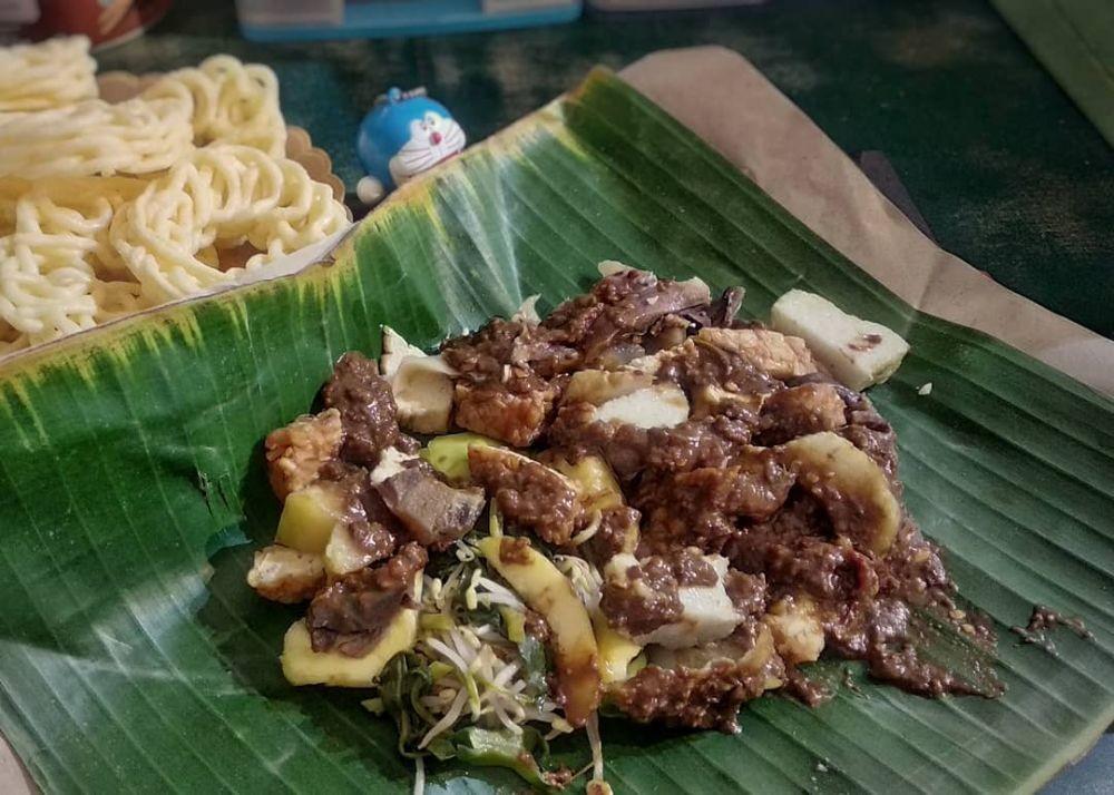 7 Tempat Makan Rujak Cingur Enak di Surabaya, Sudah Pernah Coba?