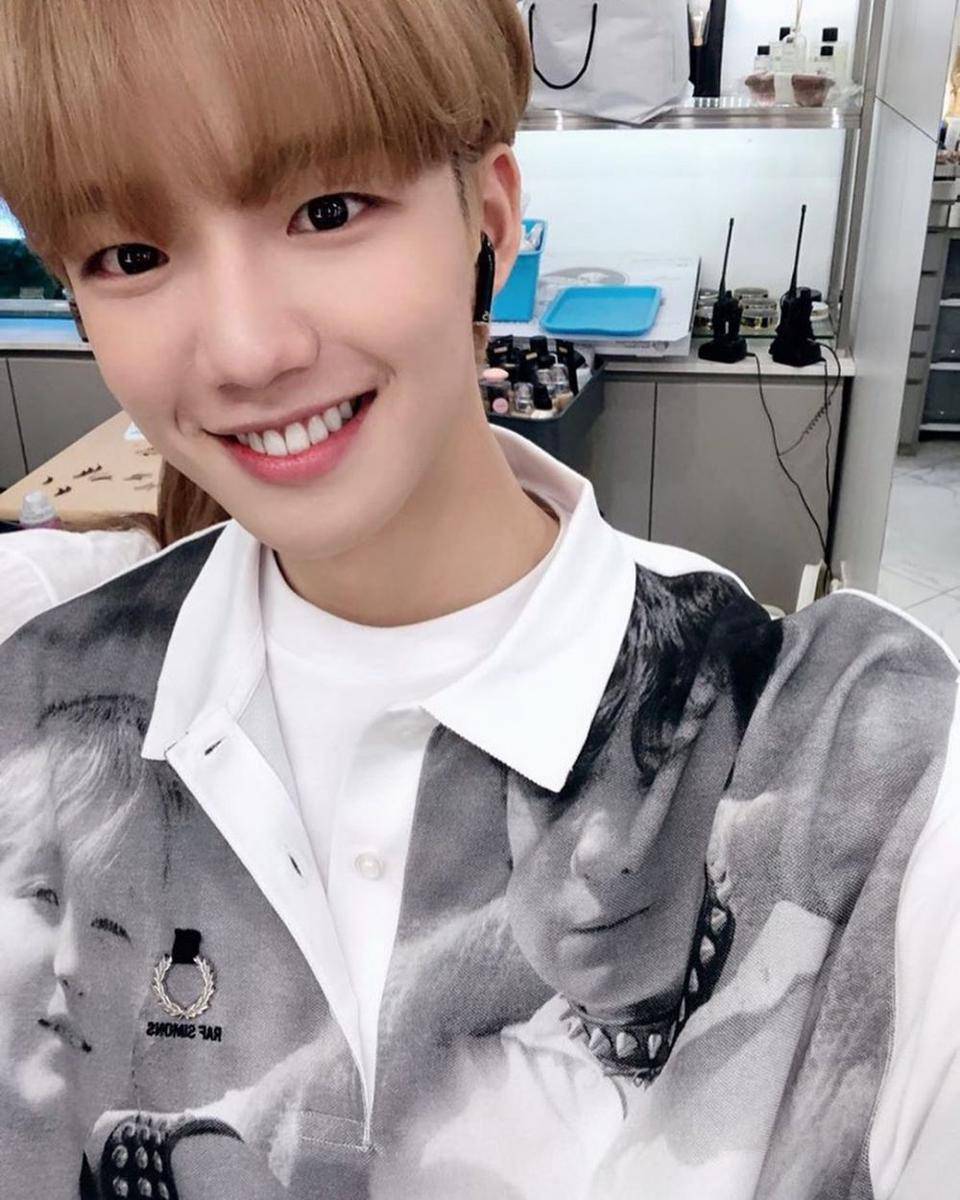 instagram.com/ab6ix_official