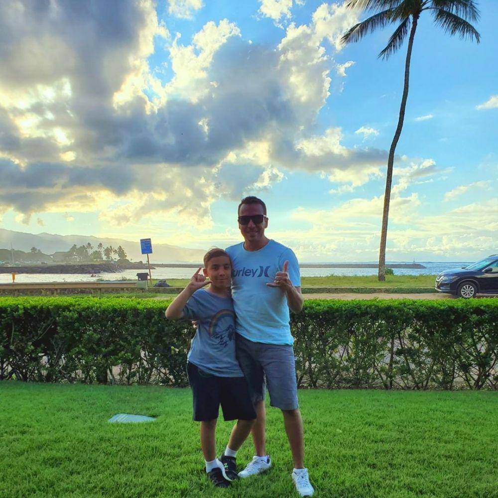 instagram.com/howie_dorough
