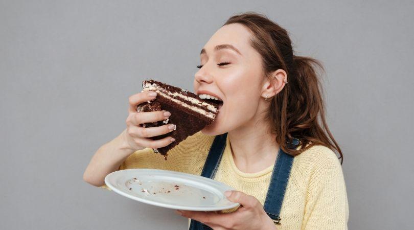12 Tanda Kamu Kebanyakan Makan Gula, Kenali Gejalanya!