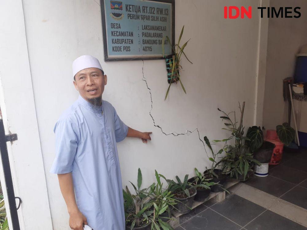 Rumah Retak Akibat Pengeboman untuk Terowongan KCIC, Hengky No Comment