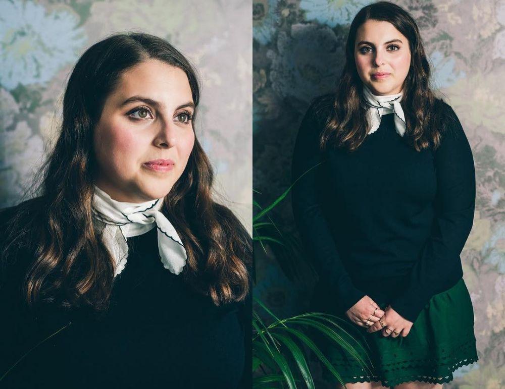 10 Potret Pede Beanie Feldstein yang Kampanyekan Body Positivity