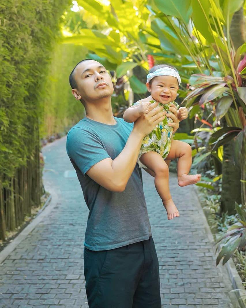 instagram.com/raditya_dika/