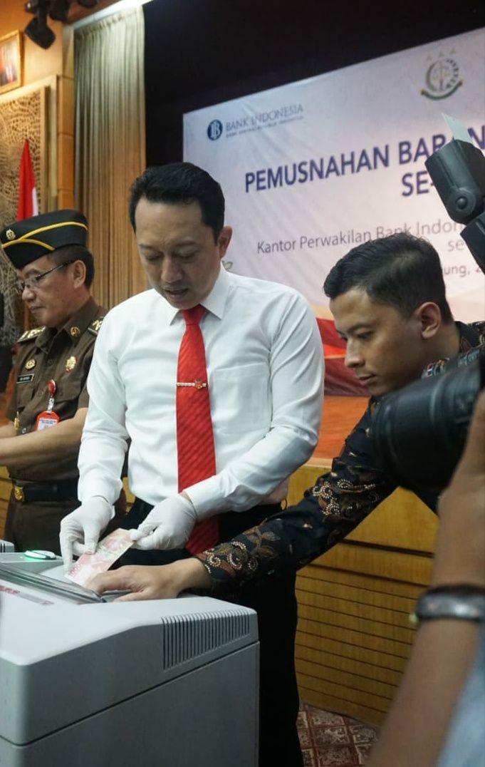 Bank Indonesia Perwakilan Jabar Musnahkan 57.971 Lembar Uang Palsu