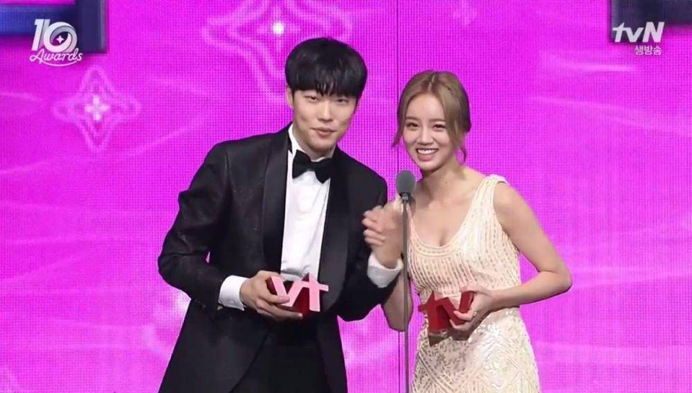 Ryu Jun Yeol dan Hyeri (soompi.com)