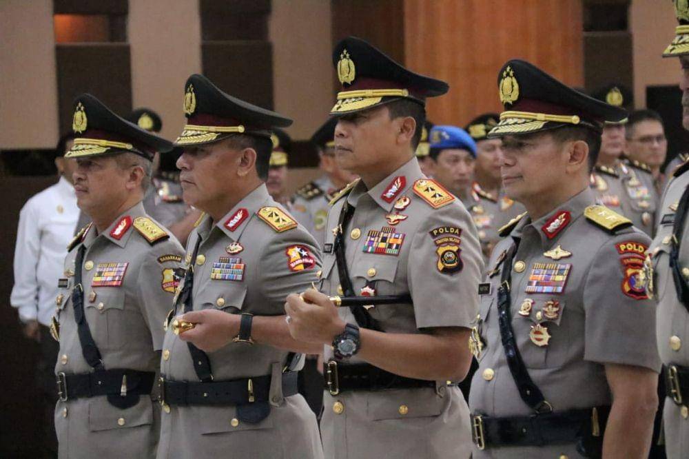 Men bir qizga sperma quydim