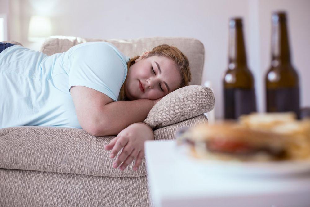 Apakah Tidur Setelah Makan Itu Buruk? Ini 7 Efeknya ke Tubuhmu
