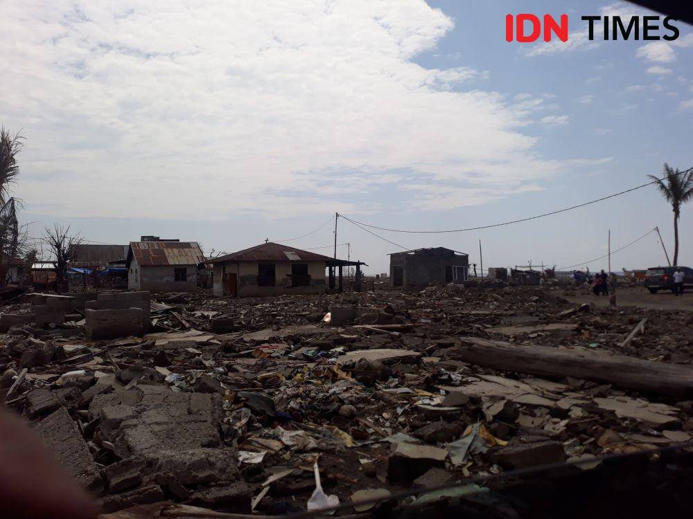 Kondisi Desa Tompe, Donggala, Sulawesi Tengah satu tahun pasca gempa dan tsunami yang kini tak lagi boleh dihuni (IDN Times/Margith Juita Damanik)