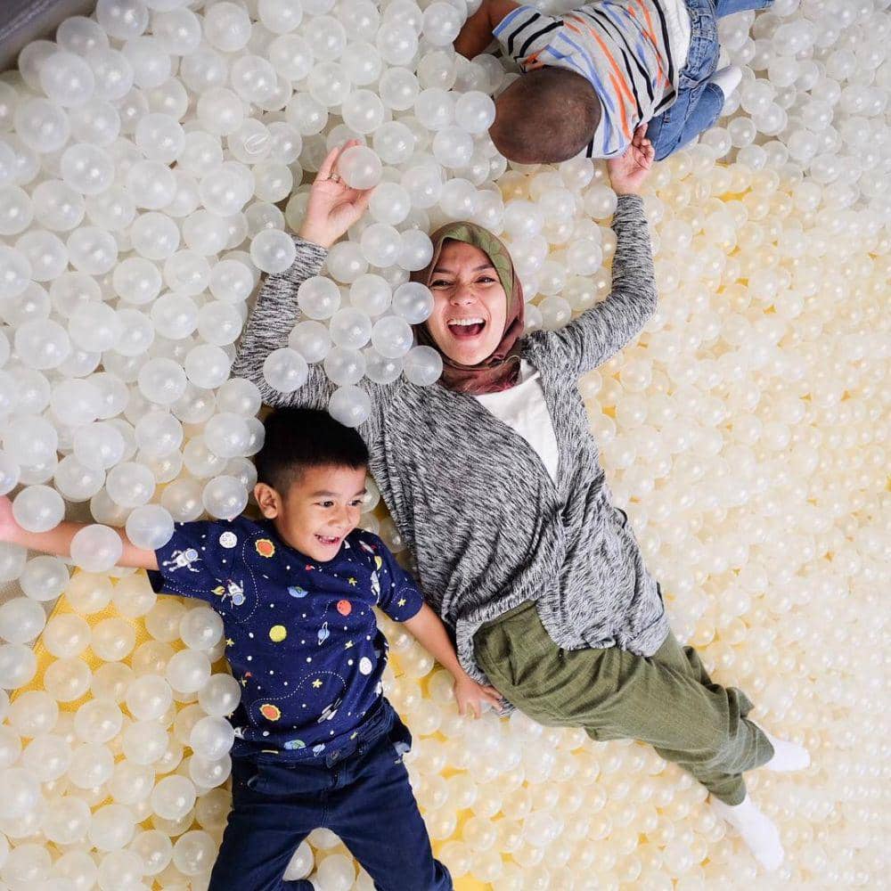 10 Momen Manis Enno Lerian dan Anak-anaknya, Kompak Abis!