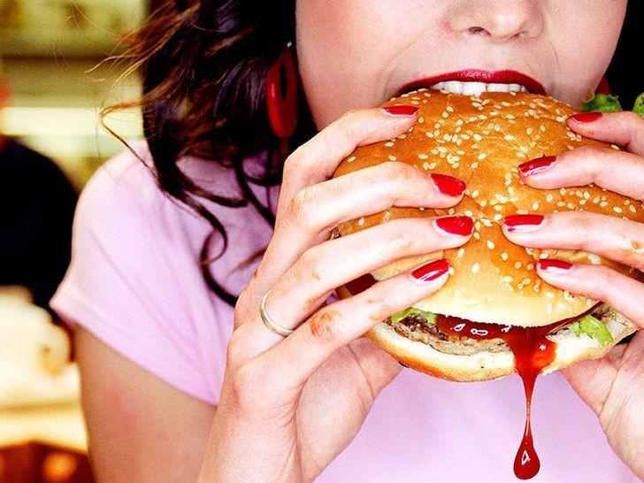 7 Cara Mudah untuk Menghindari Makan Berlebihan, Terapkan yuk!