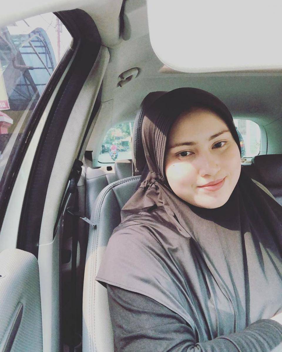 instagram.com/kikiazhari.hf