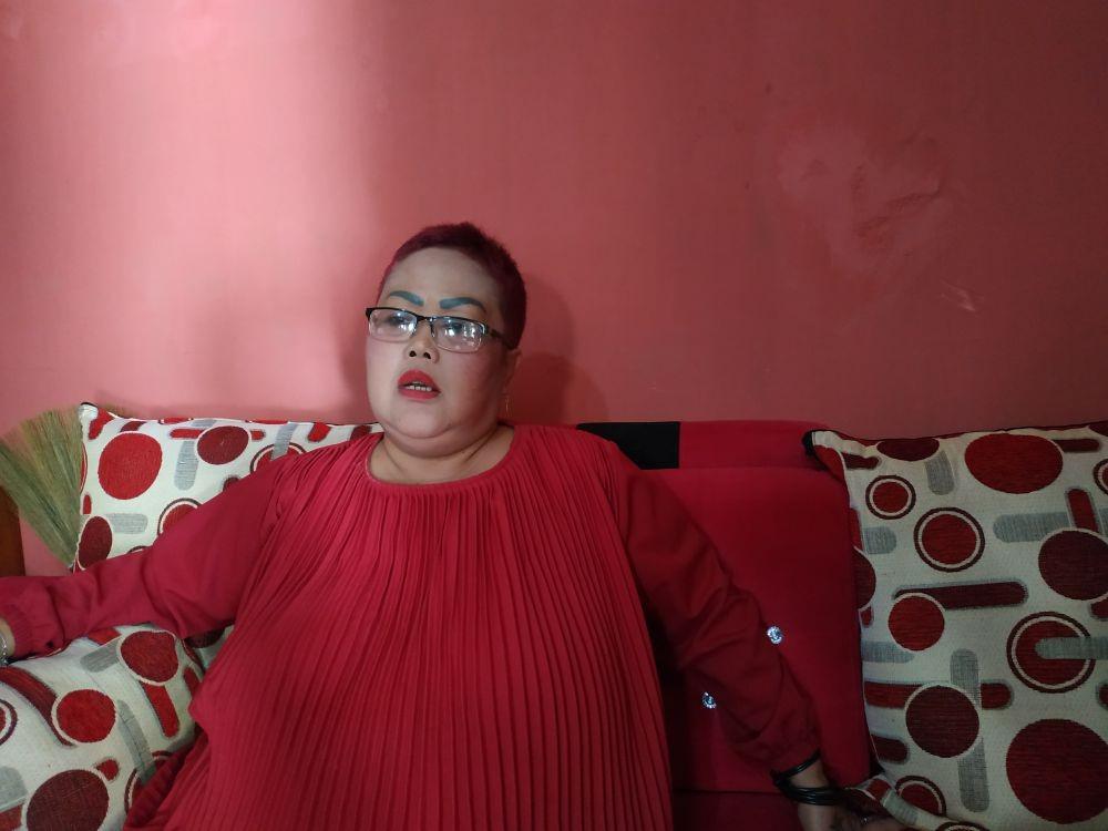 Mengenal Lebih Dekat Bude Sumiyati yang Asik Diajak Curhat