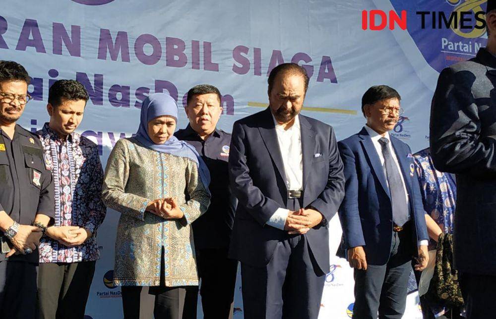 Kiri ke kanan : Wagub Jatim Emil Dardak, Gubernur Jatim Khofifah Indar, Ketum NasDem Surya Paloh, dan Menkominfo/Sekjend NasDem Johnny G Plate saat rangkaian HUT NasDem, Sabtu (23/11). IDN Times/Fitria Madia