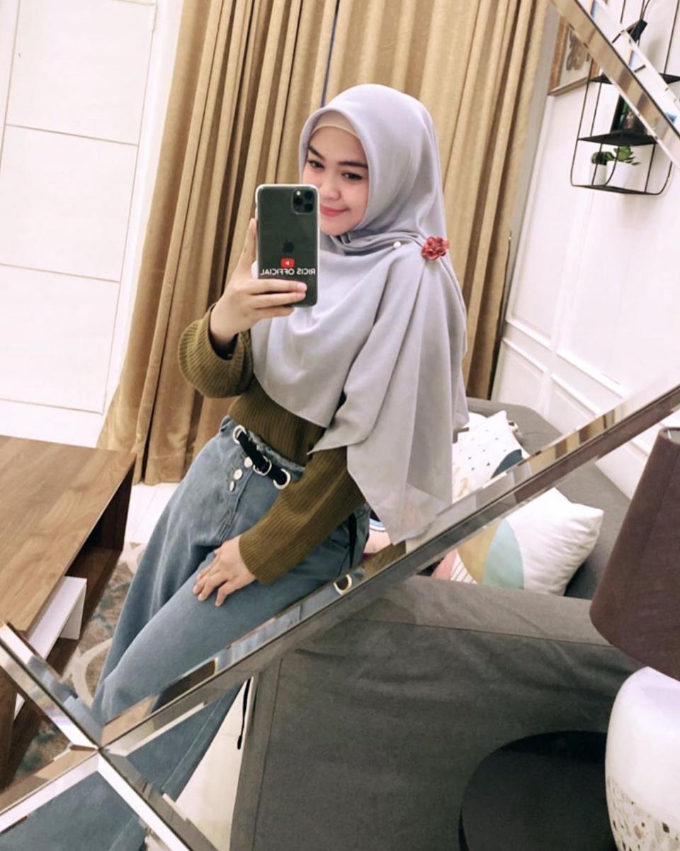 Instagram.com/riaricis1795