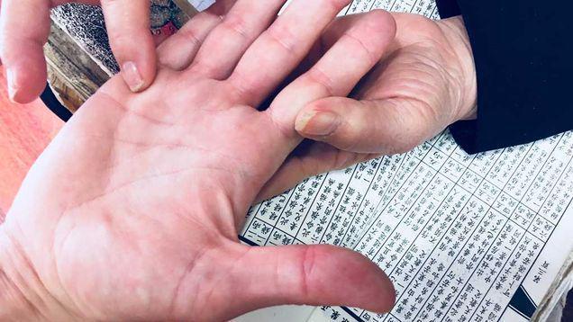 5 Fakta Unik Ilmu Palmistry yang Jarang  Dipelajari Millennial