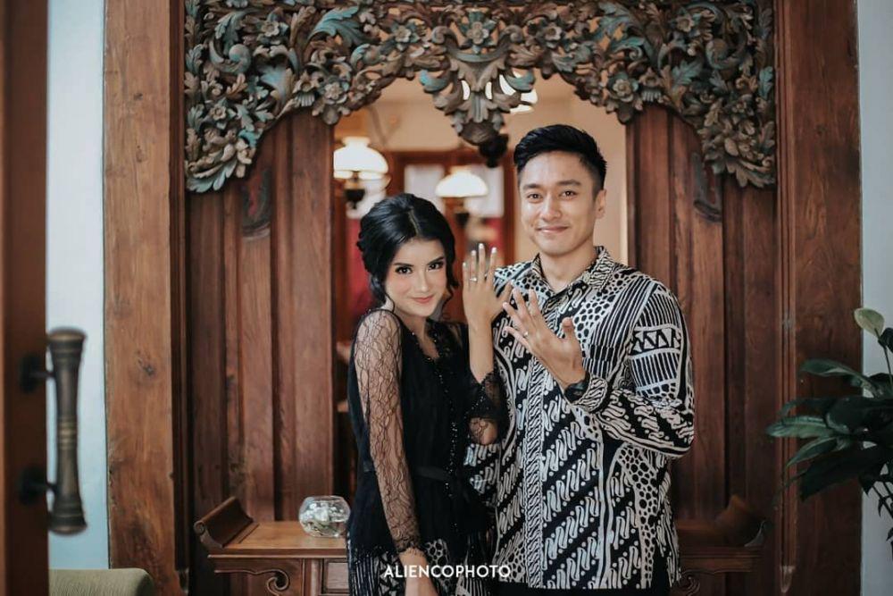 Menuju Sah, 10 Momen Lamaran Rezca Syam dan Ina Marika