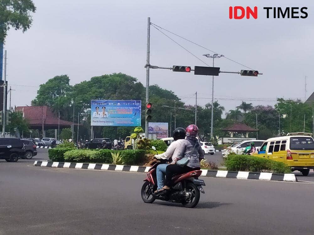 Situasi Kota Palembang di siang hari