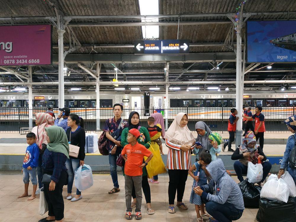 PT KAI Sediakan 13 Kereta Api Tambahan untuk Natal dan Tahun Baru