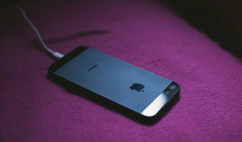 Beredar Rumor, Apple Akan Ganti Nama iPhone dan iOS!