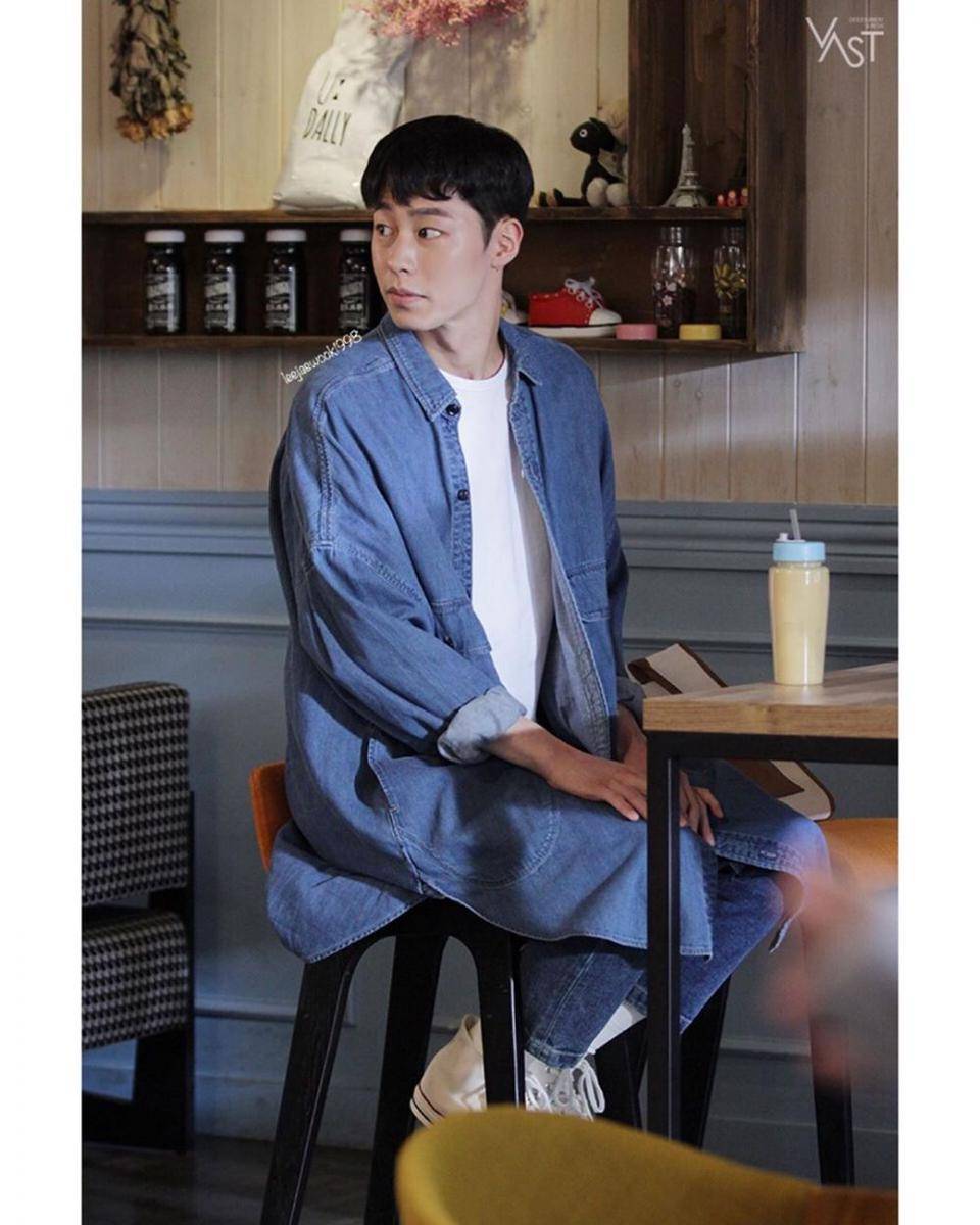 instagram.com/@leejaewook1998